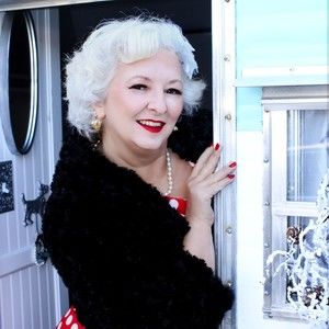 Meet your Posher, Rita